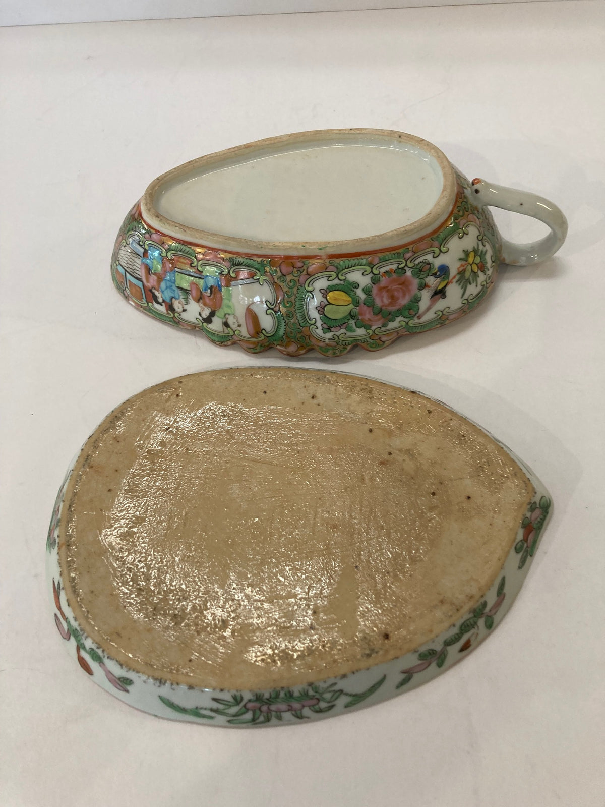 Rose Medallion Sauce Boat & Undertray