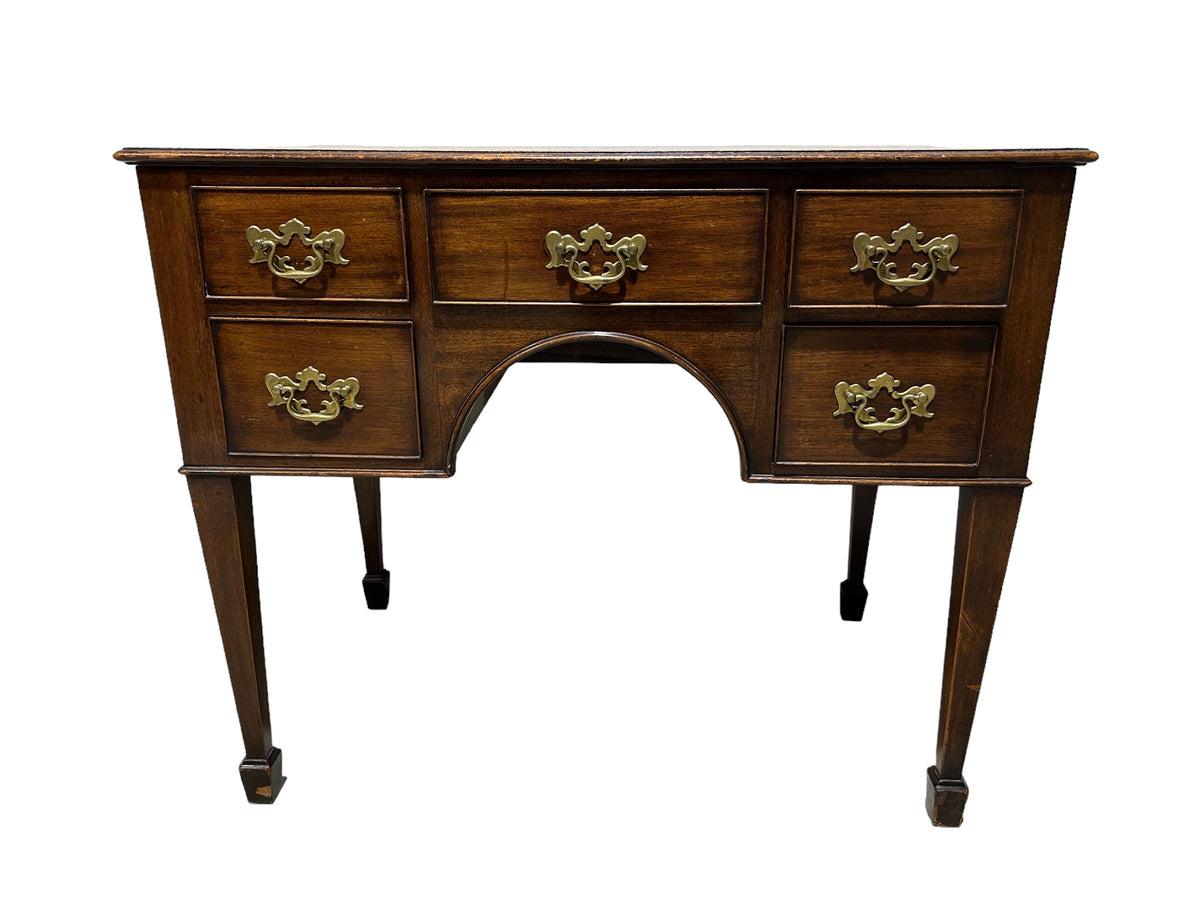 18th Century English Mahogany Dressing Table