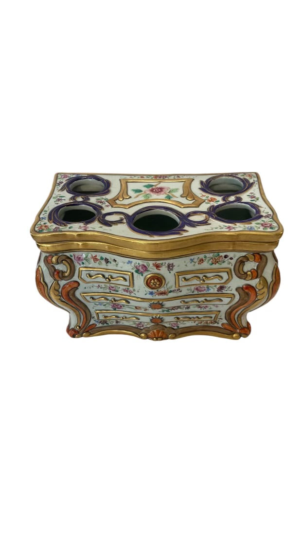 Mottahedeh Porcelain Decorative Planter