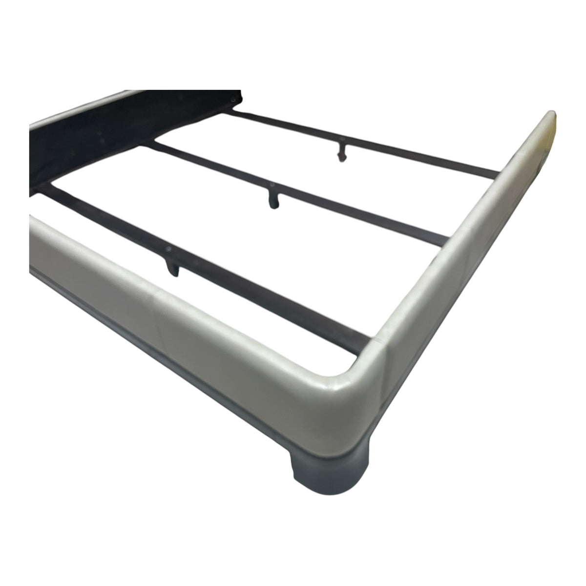 Eastern Baker Thomas Pheasant Luxe King Size Bed in Shagreen Leather