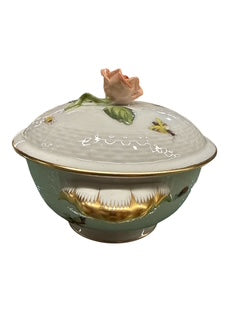 Set of Eight Rothshild Bird-Bouillon-Cream Soups With Lids