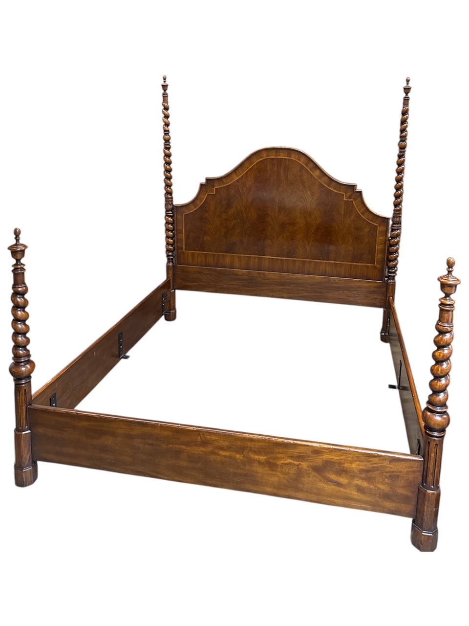 'Mallordoina-Nogal' King Size Bed by Alfonso Marina
