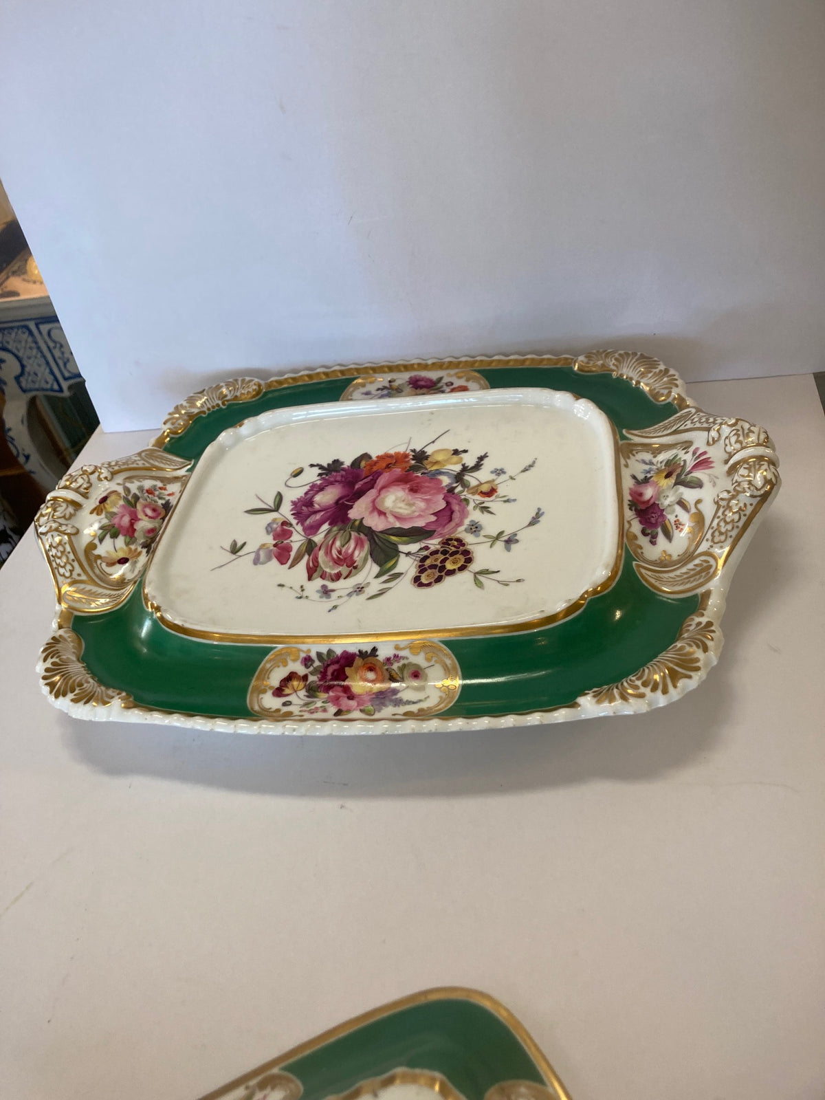 Chamberlain Worcester Covered Tureen With Undertray