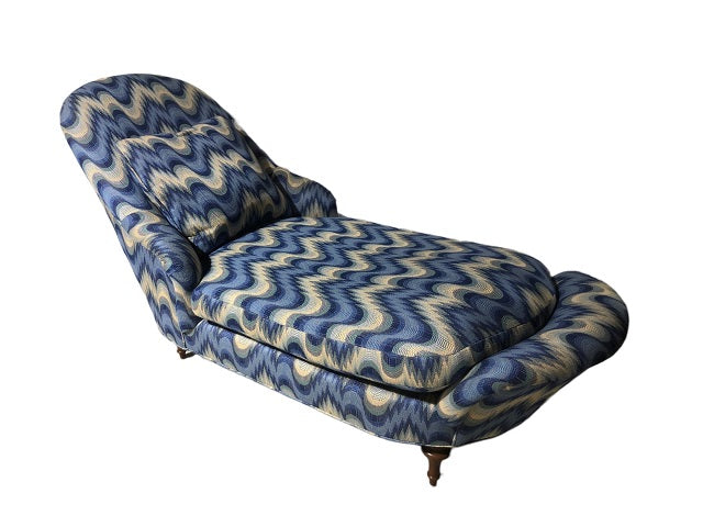 Traditional Style Chaise Lounge